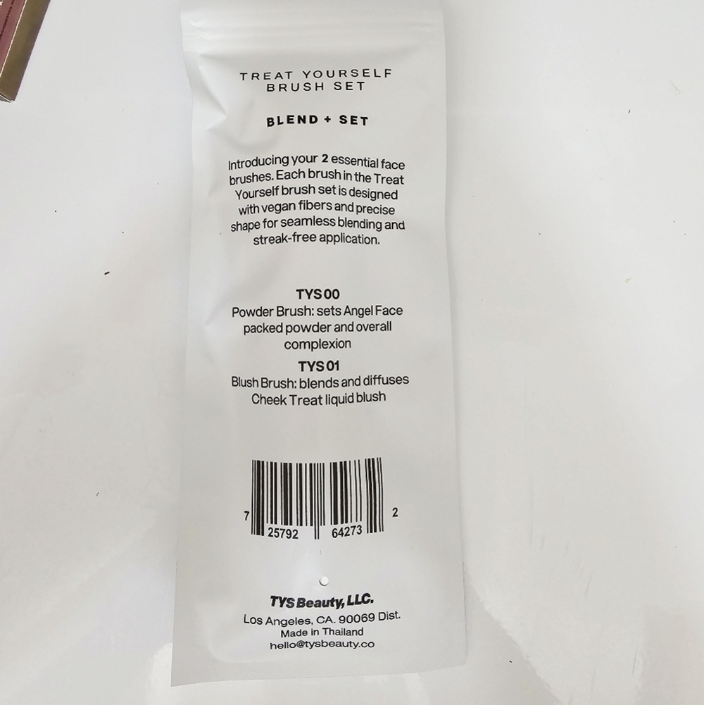 New Treat Yourself Beauty TYS BEAUTY 2 Brush Set - Picture 4 of 4